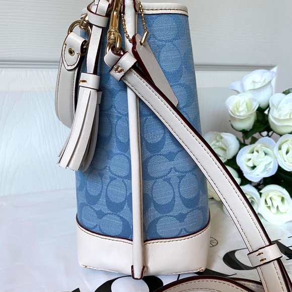 NWT Coach Mollie Bucket Bag 22 In Signature Chambray CA583 - Picture 3 of 12